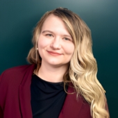 Leora Headshot   Cropped